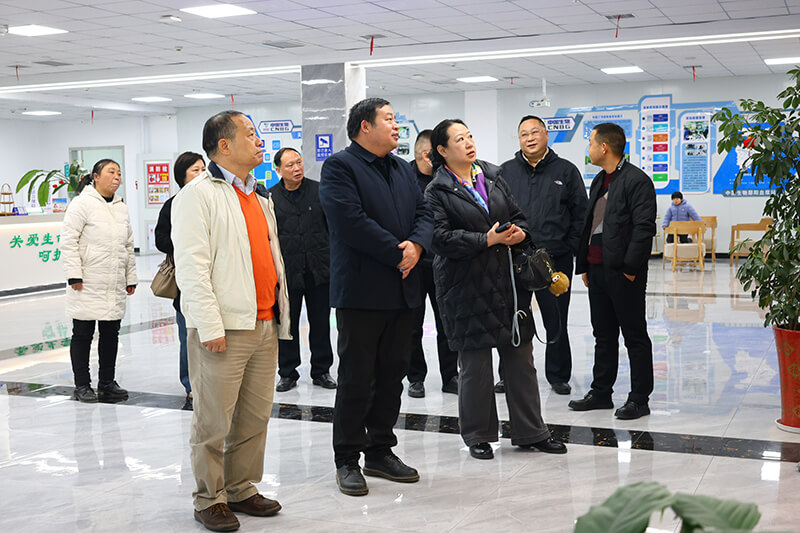 中國輸血協(xié)會理事長朱永明一行調研鄖陽血漿站